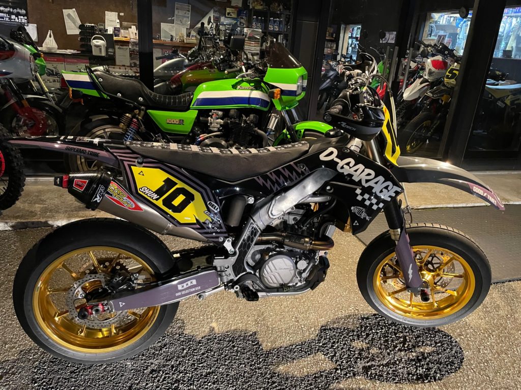 2022 Kawasaki KX250 モタードレーサー カスタム – SUPERMOTO