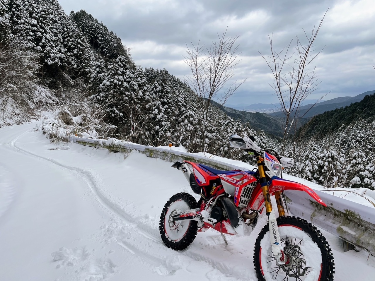 SUPERMOTO & ADVENTURE D-GARAGE